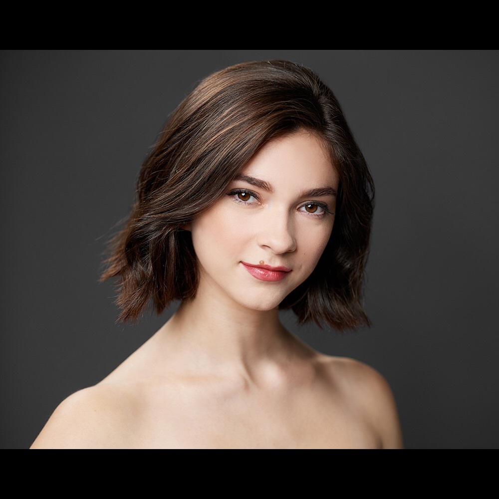 Meet your Posher, Ava